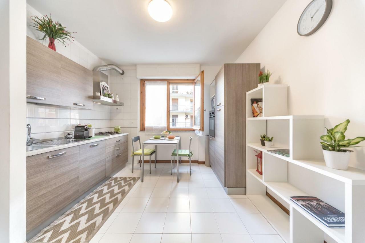 Green Apartment-City Centre Cagliari Bagian luar foto