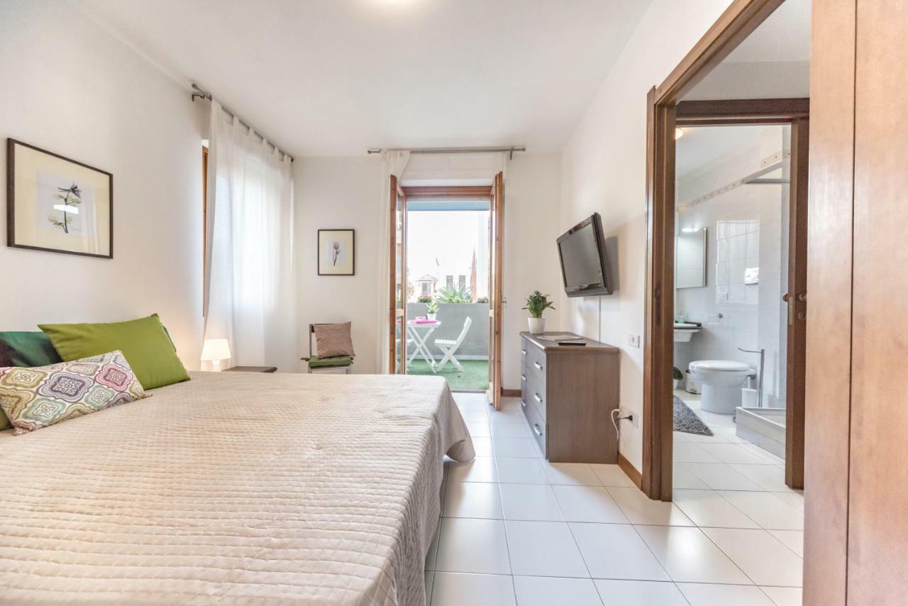 Green Apartment-City Centre Cagliari Bagian luar foto